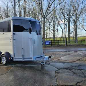 Ifor Williams HBX506 in Silver
